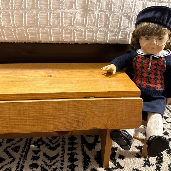 1991 American Girl Doll Molly McIntire with Custom Handmade Doll Table - Picture 3 of 16